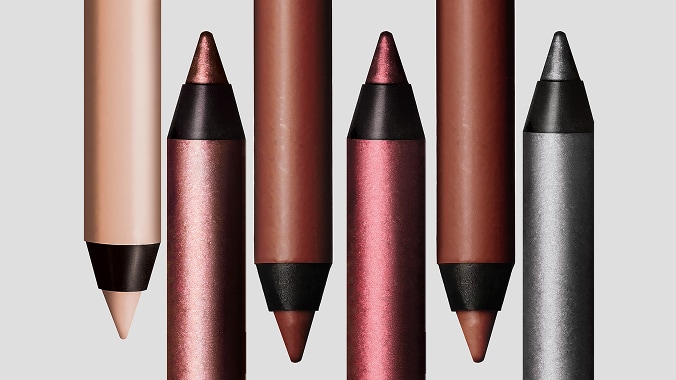 NEW! M·A·C Kajal Excess longwear smoky eye liner​